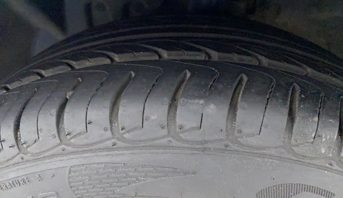 2016 Ford Ecosport TITANIUM 1.5L PETROL AT, Petrol, Automatic, 63,227 km, Left Front Tyre Tread