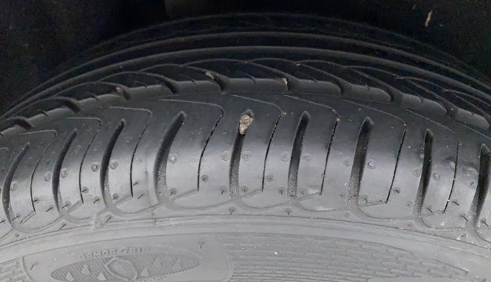 2016 Ford Ecosport TITANIUM 1.5L PETROL AT, Petrol, Automatic, 63,227 km, Right Rear Tyre Tread