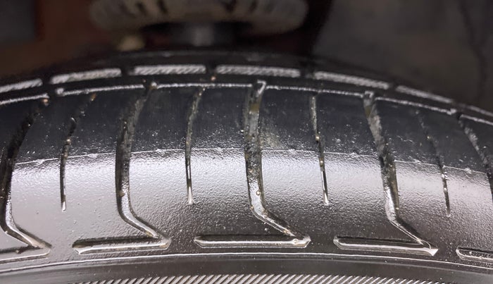 2017 Skoda Rapid 1.5 TDI MONTE CARLO AT, Diesel, Automatic, 71,493 km, Right Front Tyre Tread
