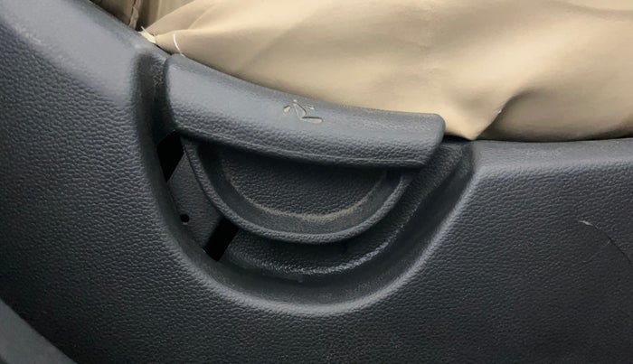 2017 Hyundai Grand i10 SPORTZ (O) 1.2 KAPPA VTVT, Petrol, Manual, 70,552 km, Driver Side Adjustment Panel