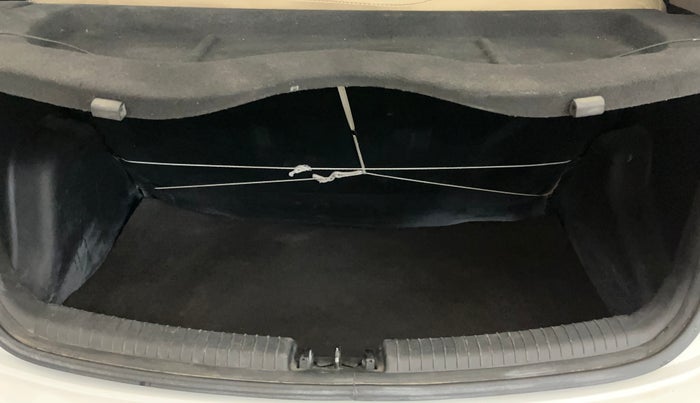 2017 Hyundai Grand i10 SPORTZ (O) 1.2 KAPPA VTVT, Petrol, Manual, 70,552 km, Boot Inside