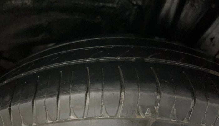 2017 Hyundai Grand i10 SPORTZ (O) 1.2 KAPPA VTVT, Petrol, Manual, 70,552 km, Left Rear Tyre Tread