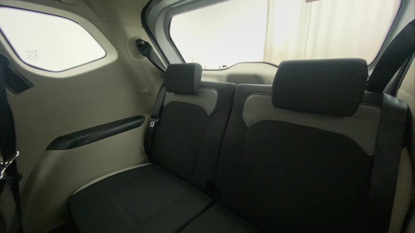 2023 Renault TRIBER RXL MT, Petrol, Manual, 18,252 km, Third Seat Row ( optional )