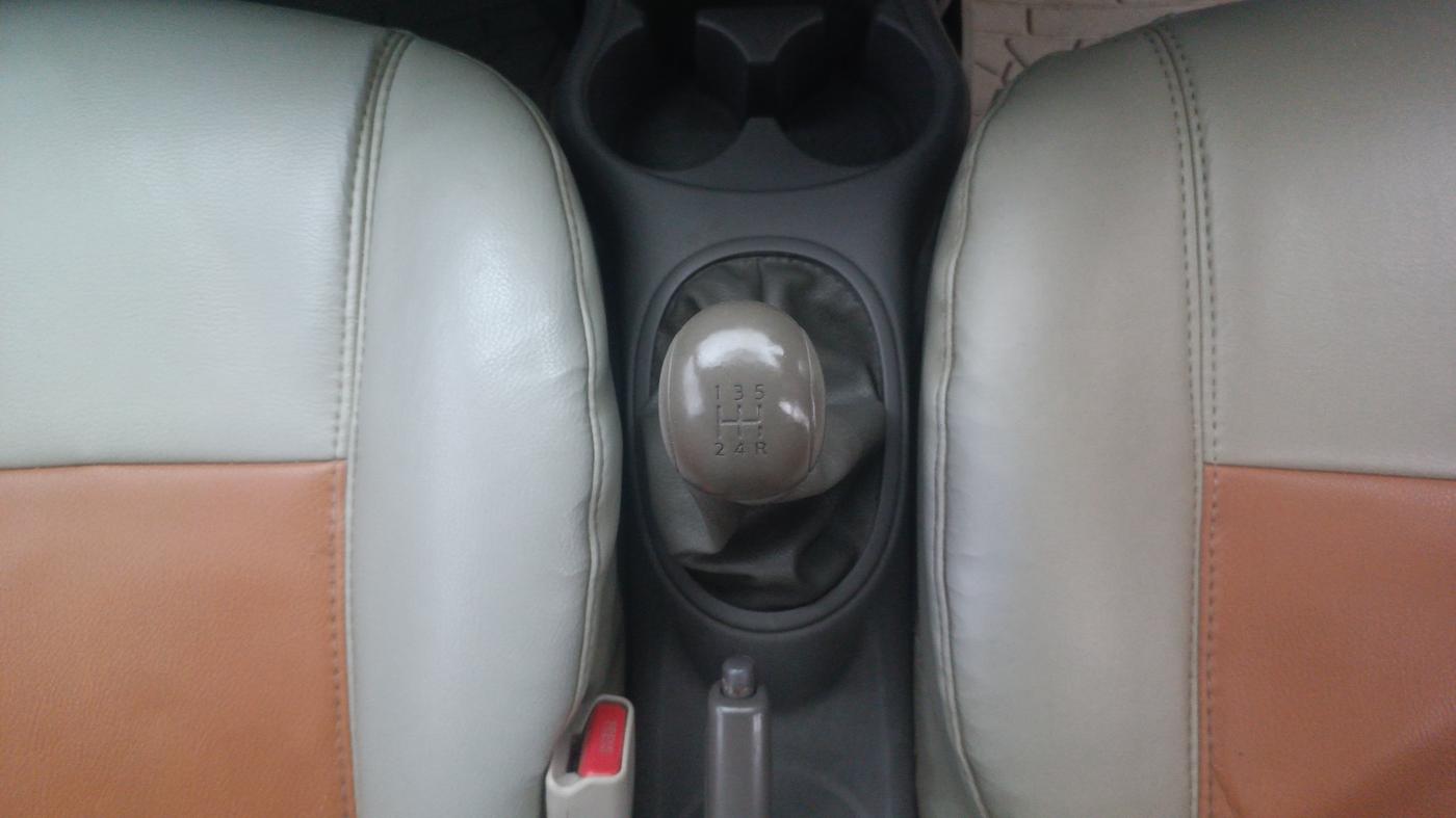 2013 Renault Pulse RXL DIESEL, Diesel, Manual, 1,37,202 km, Gear Lever