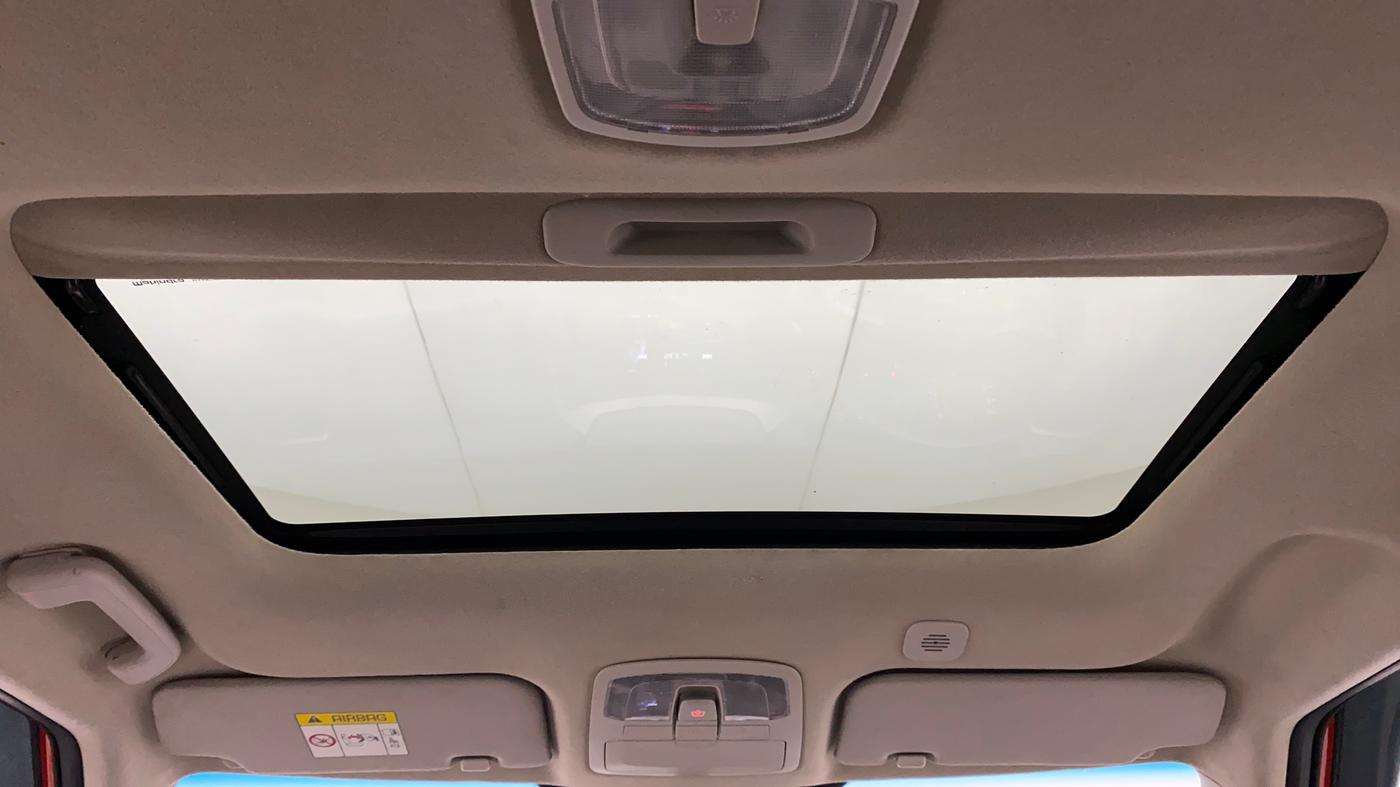 2019 Mahindra XUV300 W8 (O) 1.5 DIESEL, Diesel, Manual, 41,824 km, Moonroof/ Sunroof