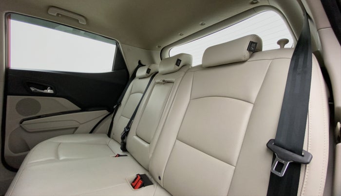 2019 Mahindra XUV300 W8 (O) 1.5 DIESEL, Diesel, Manual, 41,824 km, Right Side Rear Door Cabin