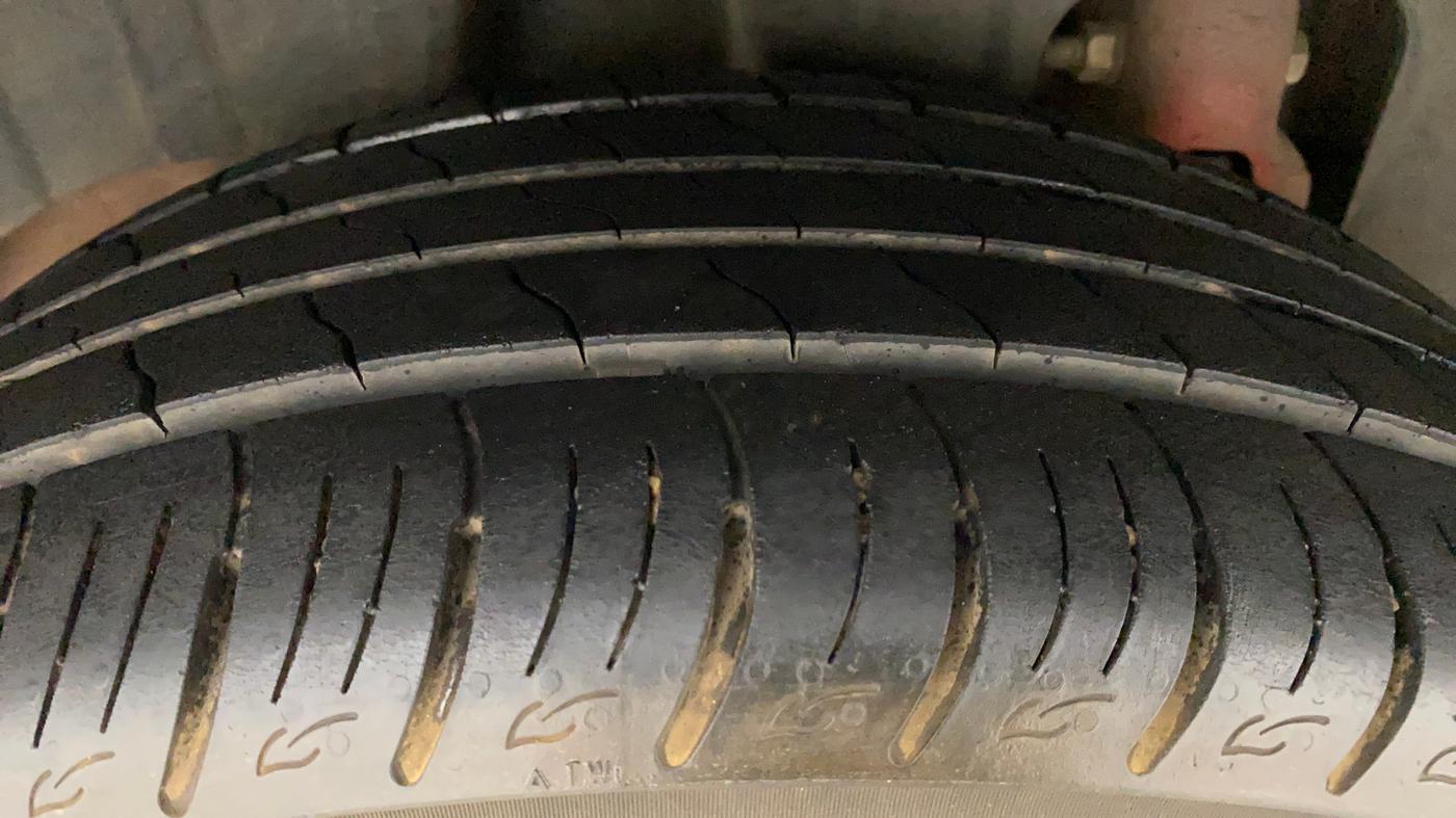 2019 Mahindra XUV300 W8 (O) 1.5 DIESEL, Diesel, Manual, 41,824 km, Right Rear Tyre Tread