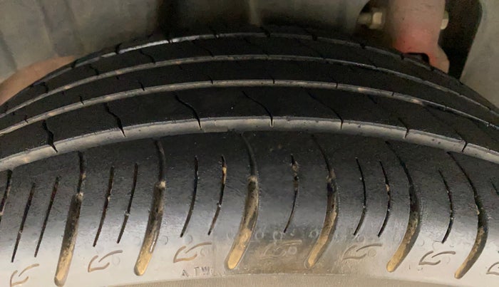2019 Mahindra XUV300 W8 (O) 1.5 DIESEL, Diesel, Manual, 41,824 km, Right Rear Tyre Tread