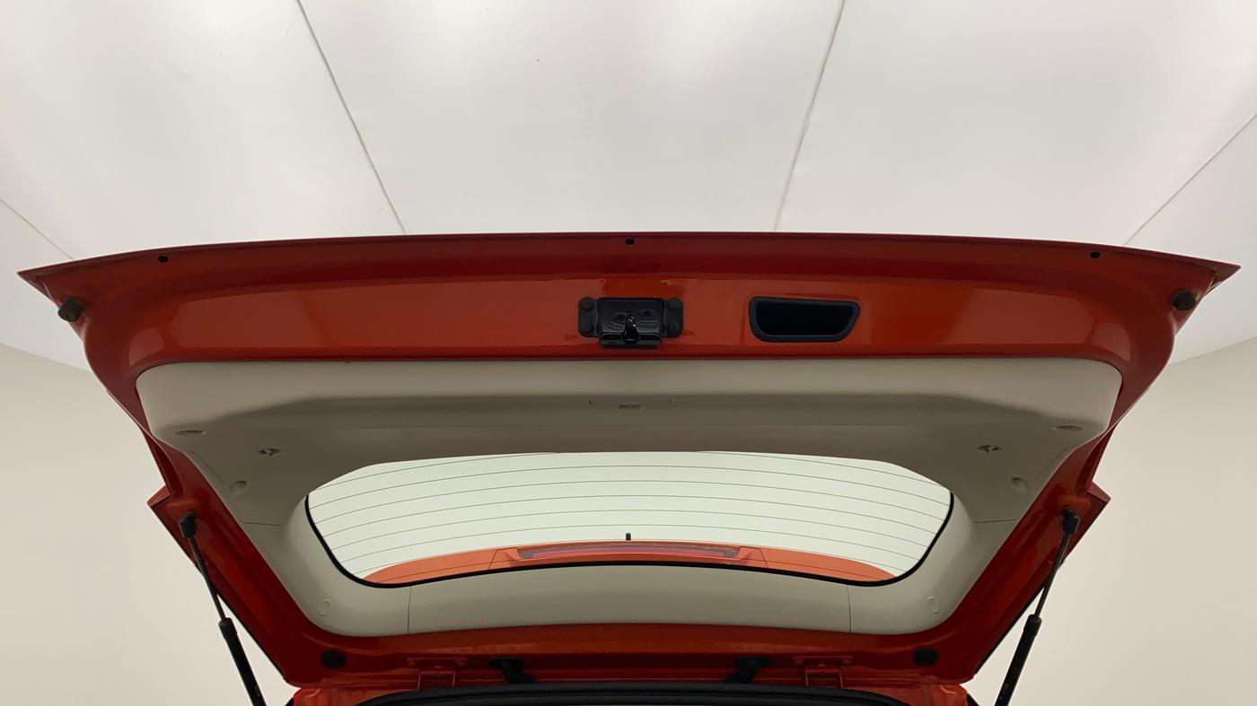 2019 Mahindra XUV300 W8 (O) 1.5 DIESEL, Diesel, Manual, 41,824 km, Boot Door Open