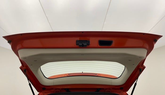 2019 Mahindra XUV300 W8 (O) 1.5 DIESEL, Diesel, Manual, 41,824 km, Boot Door Open