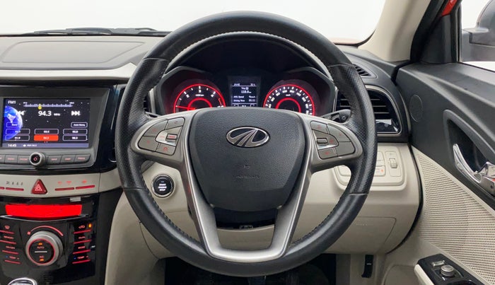 2019 Mahindra XUV300 W8 (O) 1.5 DIESEL, Diesel, Manual, 41,824 km, Steering Wheel Close Up