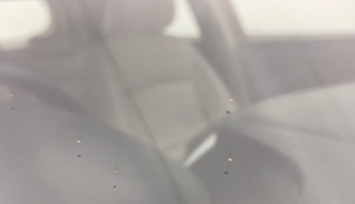 2019 Mahindra XUV300 W8 (O) 1.5 DIESEL, Diesel, Manual, 41,824 km, Front windshield - Minor spot on windshield