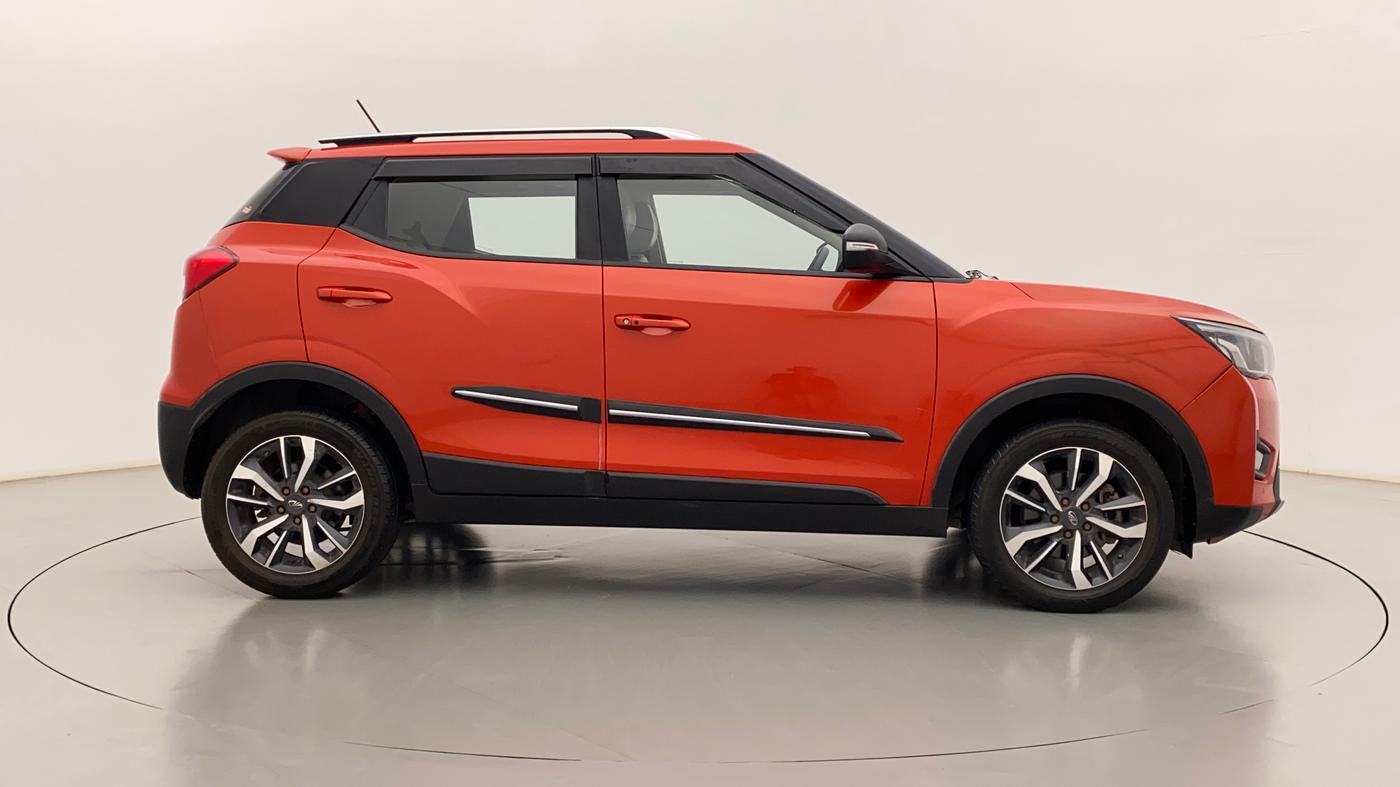 2019 Mahindra XUV300 W8 (O) 1.5 DIESEL, Diesel, Manual, 41,824 km, Right Side View