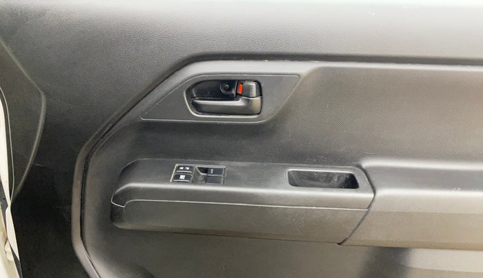 2023 Maruti New Wagon-R LXI 1.0, Petrol, Manual, 20,648 km, Driver Side Door Panels Control