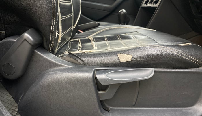 2015 Volkswagen Polo COMFORTLINE 1.5L, Diesel, Manual, 75,370 km, Driver Side Adjustment Panel