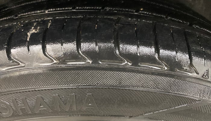 2015 Volkswagen Polo COMFORTLINE 1.5L, Diesel, Manual, 75,370 km, Right Rear Tyre Tread