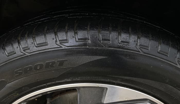 2019 Hyundai Creta SX SPORTS EDITION 1.6 PETROL DUAL TONE, Petrol, Manual, 35,189 km, Right Front Tyre Tread