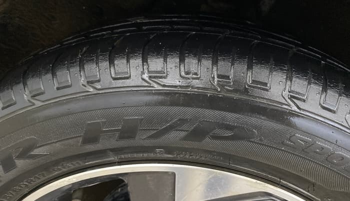 2019 Hyundai Creta SX SPORTS EDITION 1.6 PETROL DUAL TONE, Petrol, Manual, 35,189 km, Right Rear Tyre Tread