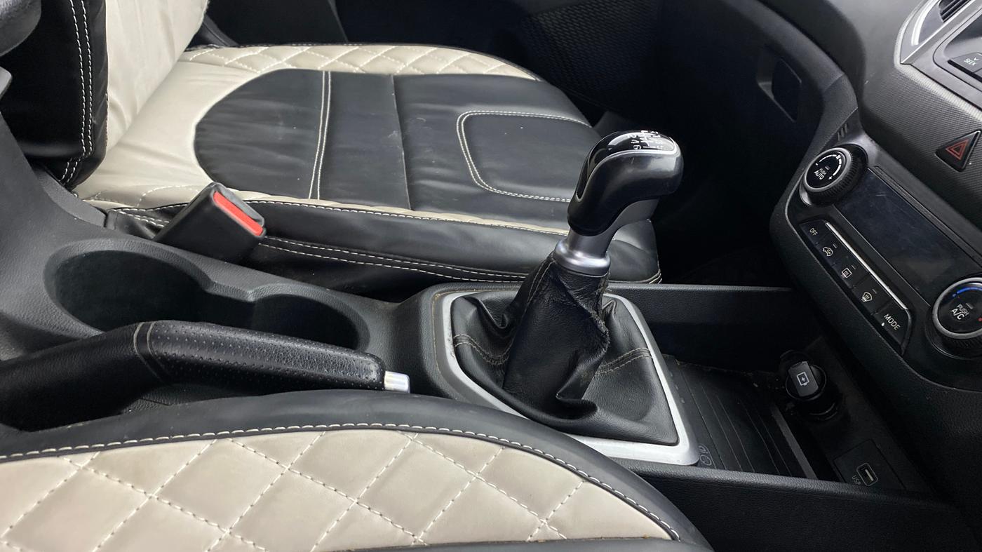 2019 Hyundai Creta SX SPORTS EDITION 1.6 PETROL DUAL TONE, Petrol, Manual, 35,189 km, Gear Lever