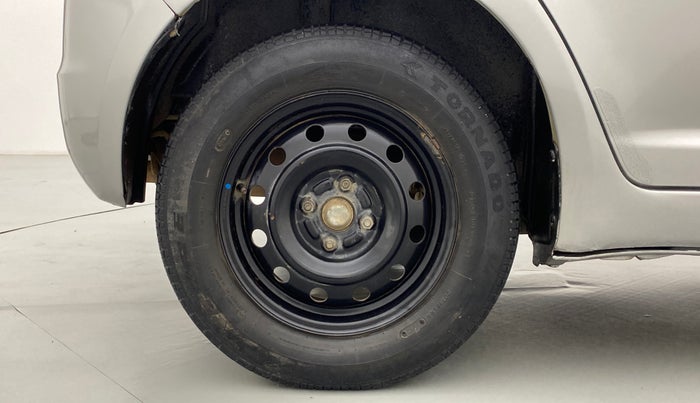 2010 Maruti Swift VXI D, Petrol, Manual, 68,006 km, Right Rear Wheel