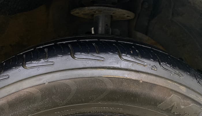 2022 Maruti Ertiga ZXI AT SHVS, Petrol, Automatic, 1,18,292 km, Right Front Tyre Tread