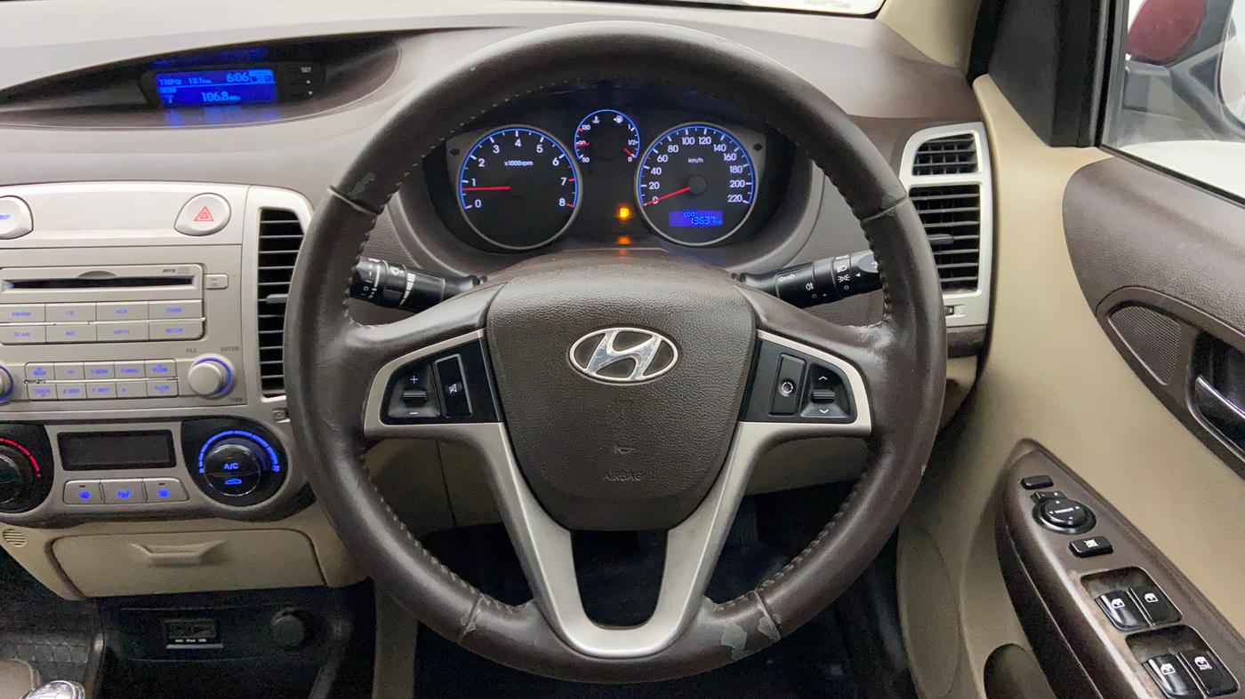 2010 Hyundai i20 SPORTZ 1.2 O, Petrol, Manual, 13,924 km, Steering Wheel Close Up