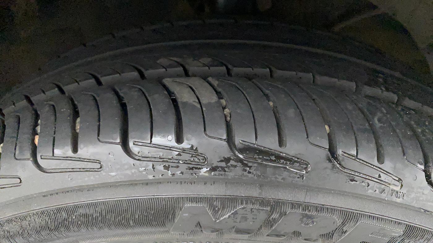 2016 Maruti Baleno ALPHA PETROL 1.2, Petrol, Manual, 32,498 km, Right Front Tyre Tread