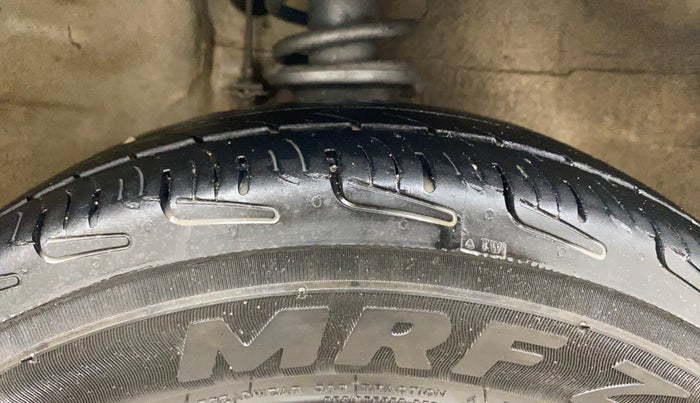 2013 Maruti Alto 800 LXI, Petrol, Manual, 86,955 km, Right Front Tyre Tread