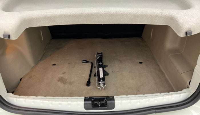 2015 Nissan Terrano XV 110 DIESEL, Diesel, Manual, 74,440 km, Boot Inside