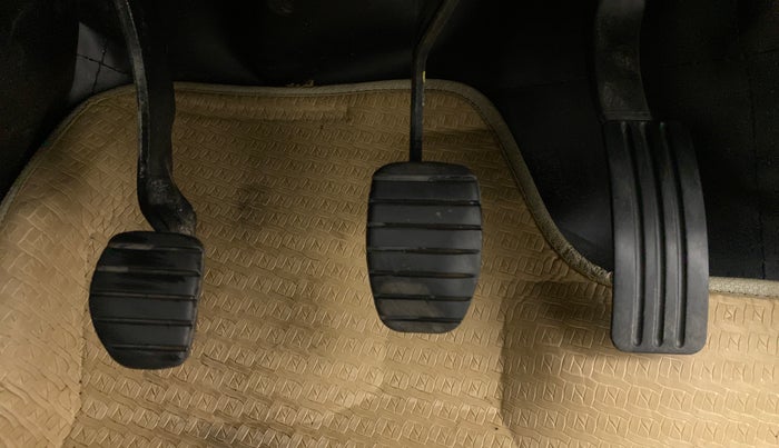 2015 Nissan Terrano XV 110 DIESEL, Diesel, Manual, 74,440 km, Pedals