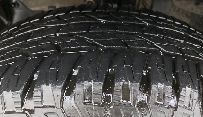 2015 Nissan Terrano XV 110 DIESEL, Diesel, Manual, 74,440 km, Left Front Tyre Tread