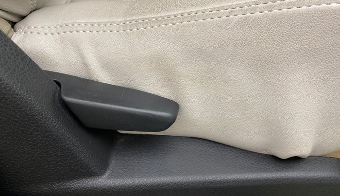 2015 Nissan Terrano XV 110 DIESEL, Diesel, Manual, 74,440 km, Driver Side Adjustment Panel