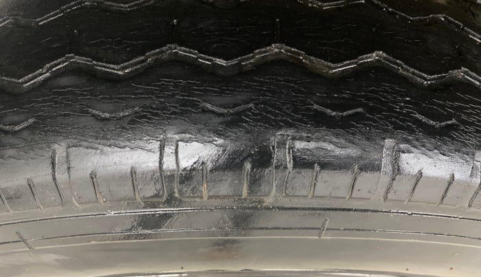 2019 Maruti Eeco 7 STR, Petrol, Manual, 30,955 km, Right Rear Tyre Tread