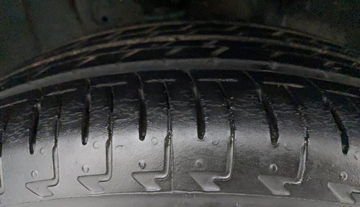 2017 Maruti IGNIS ZETA 1.2 AMT, Petrol, Automatic, 51,054 km, Right Front Tyre Tread