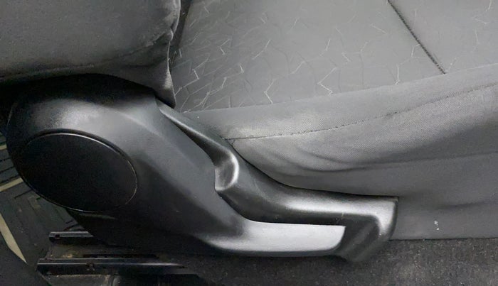 2017 Maruti IGNIS ZETA 1.2 AMT, Petrol, Automatic, 51,054 km, Driver Side Adjustment Panel