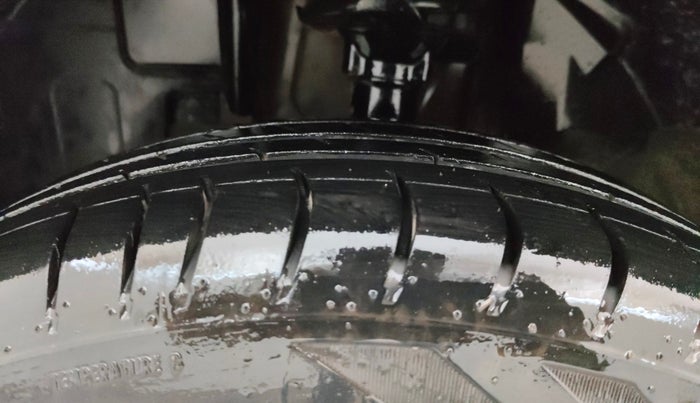 2017 Renault Kwid CLIMBER 1.0, Petrol, Manual, 56,146 km, Left Front Tyre Tread