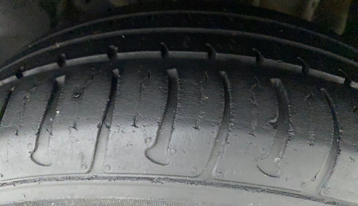 2018 Tata Tiago XZ PETROL, Petrol, Manual, 28,169 km, Left Rear Tyre Tread