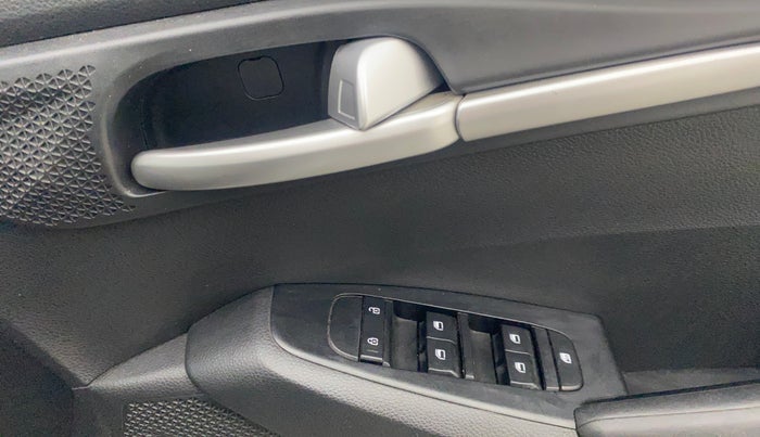 2022 KIA SELTOS HTE 1.5 DIESEL, Diesel, Manual, 62,750 km, Driver Side Door Panels Control