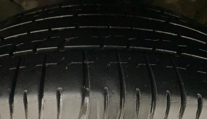 2022 KIA SELTOS HTE 1.5 DIESEL, Diesel, Manual, 62,750 km, Left Front Tyre Tread