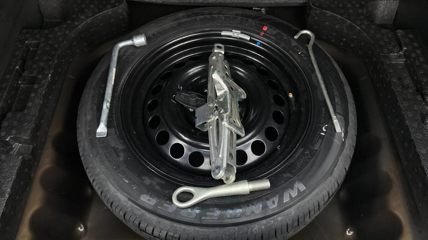 2022 Maruti BREZZA ZXI + AT SMART HYBRID DUAL TONE, Petrol, Automatic, 16,626 km, Spare Tyre