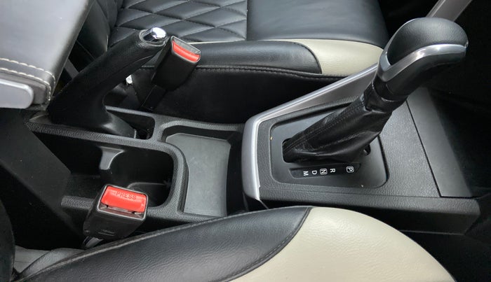 2022 Maruti BREZZA ZXI + AT SMART HYBRID DUAL TONE, Petrol, Automatic, 16,626 km, Gear Lever