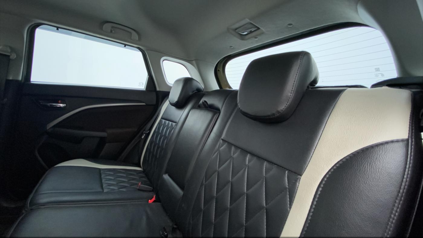 2022 Maruti BREZZA ZXI + AT SMART HYBRID DUAL TONE, Petrol, Automatic, 16,626 km, Right Side Rear Door Cabin