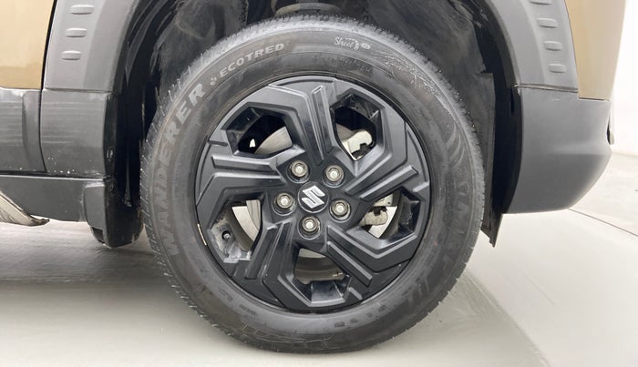 2022 Maruti BREZZA ZXI + AT SMART HYBRID DUAL TONE, Petrol, Automatic, 16,626 km, Right Front Wheel