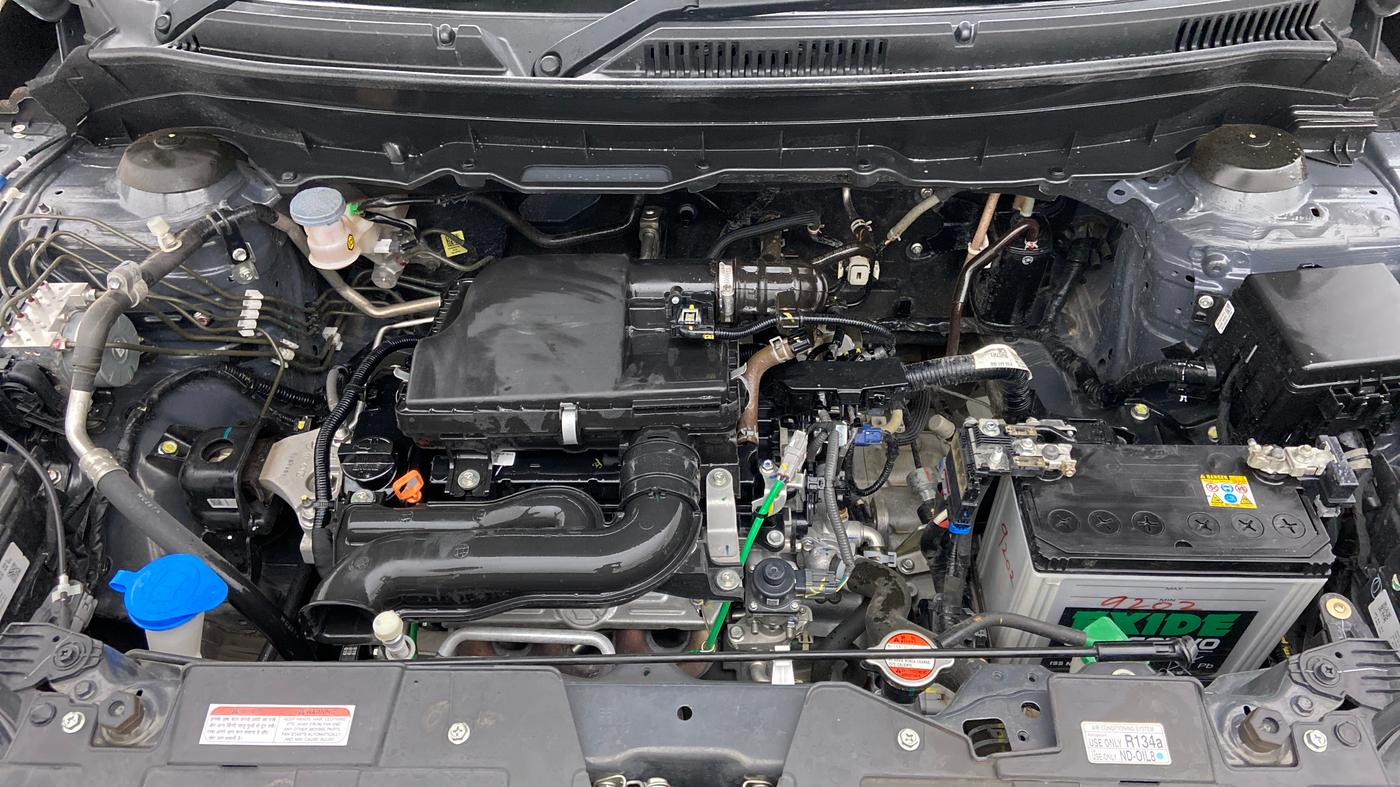 2022 Maruti BREZZA ZXI + AT SMART HYBRID DUAL TONE, Petrol, Automatic, 16,626 km, Open Bonet