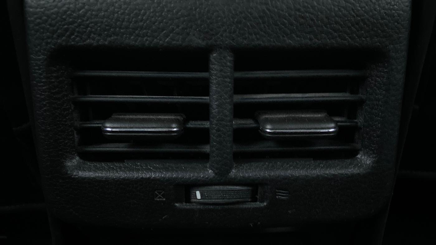 2022 Maruti BREZZA ZXI + AT SMART HYBRID DUAL TONE, Petrol, Automatic, 16,626 km, Rear AC Vents