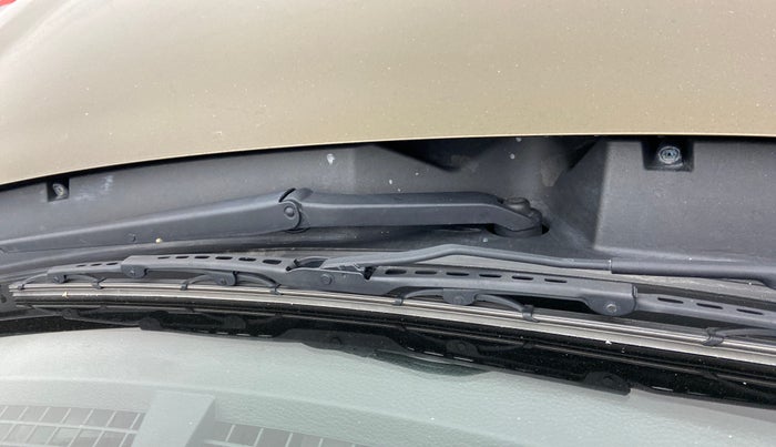 2022 Maruti BREZZA ZXI + AT SMART HYBRID DUAL TONE, Petrol, Automatic, 16,626 km, Front windshield - Wiper nozzle not functional