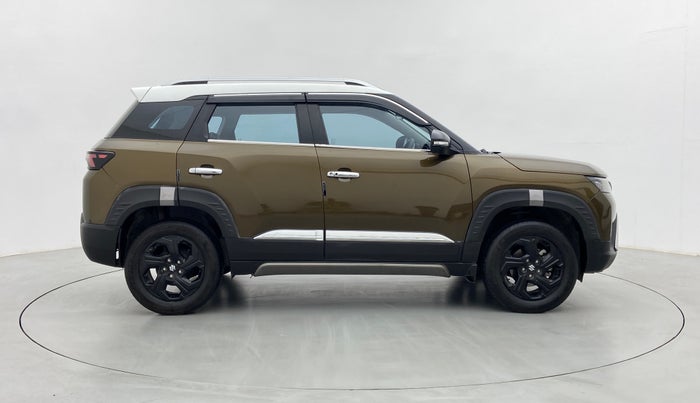 2022 Maruti BREZZA ZXI + AT SMART HYBRID DUAL TONE, Petrol, Automatic, 16,626 km, Right Side View