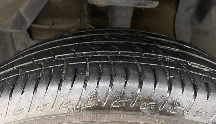 2022 Maruti BREZZA ZXI + AT SMART HYBRID DUAL TONE, Petrol, Automatic, 16,626 km, Left Front Tyre Tread