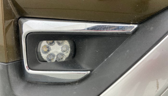 2022 Maruti BREZZA ZXI + AT SMART HYBRID DUAL TONE, Petrol, Automatic, 16,626 km, Right fog light - Not working