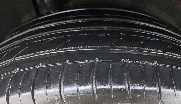 2017 Maruti Baleno DELTA PETROL 1.2, Petrol, Manual, 38,730 km, Right Rear Tyre Tread